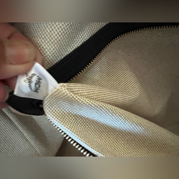 MCM FUNKY ZEBRA WEEKENDER TRAVEL BAG - Picture 13 of 16